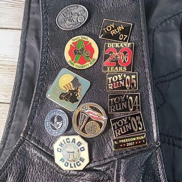 REAL Women's Biker Vest Cut with Patches & Pins from Wild Fire HOG Villa Park IL - Picture 4 of 16